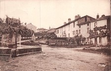 Old postcard Treffort Place du Jet d'Eau (234781)