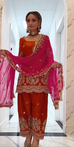 Robe salwar kameez bollywood - salwar,
