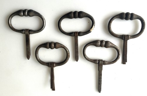 Lot poignees de tiroir - 5,