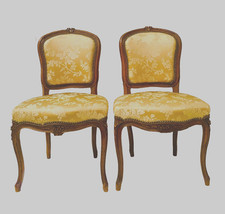 paire de chaises style louis