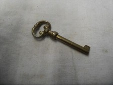 ANTIQUE KEY FOR DRESSER STYLE