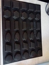 Moule 24 Mignardises Flexipan 