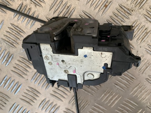 Serrure fermeture porte avant