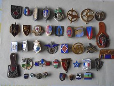 40 MILITARY BADGES + VARIOUS