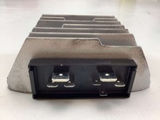 Régulateur De Tension Avec