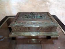 Ancienne boite  en bois sculpté coffret Forêt Noire coffre de jeu 