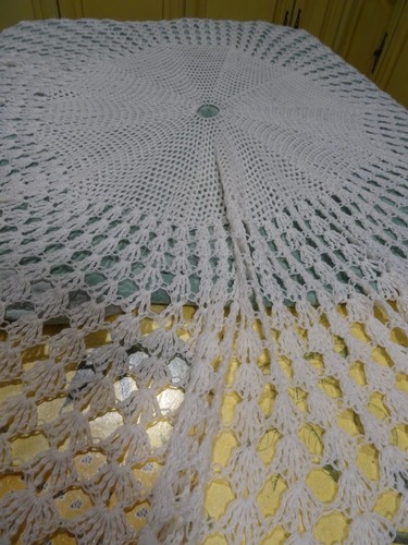 Large nappe ronde - 1m,65,