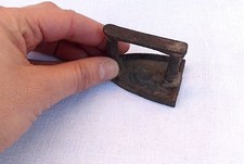 ANCIEN PETIT FER REPASSAGE MINIATURE