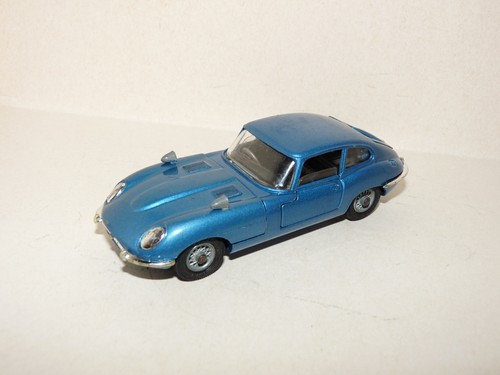 Corgi toys 335 jaguar e - toys, type