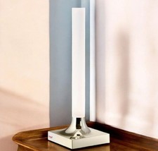 Lampe sans fil LED designé par Philippe Starck pour Kartell modèle Champagne