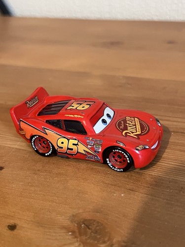 Voiture cars lightning mcqueen - cars,