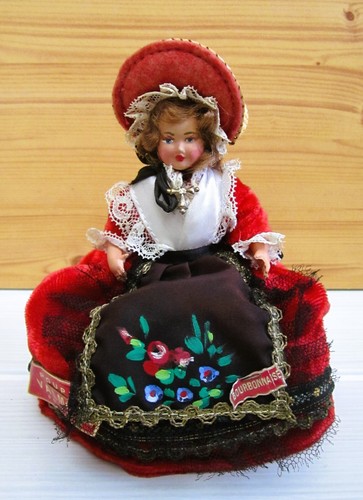 Poupée folklorique bourgogne - poupée,