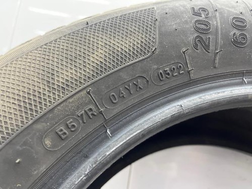 Pneu 205 r16 - 205/60, kleber