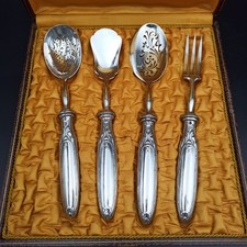 CHRISTOFLE - ANCIENS COUVERTS À MIGNARDISES EN MÉTAL ARGENTÉ