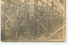 Photo Card to Locate - Men in the Middle of a Scaffolding - 20395