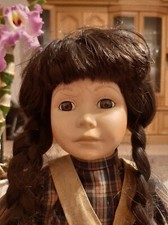  Poupée avec tête, mains et