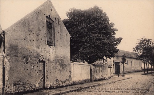 Cpa bourget mur - le,