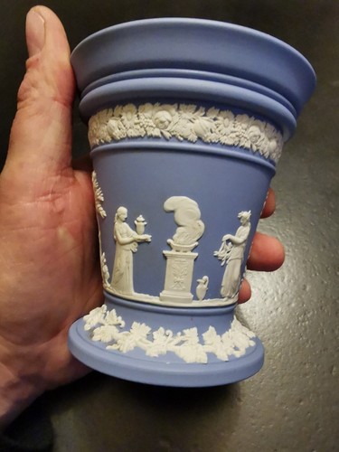 Wedgwood jasperware vase - wedgwood,