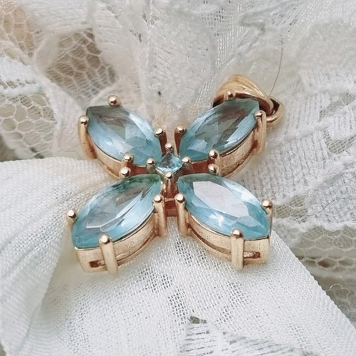 Pendentif fleur bleue plaqué - bleue,