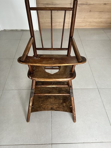 Chaise haute bébé - haute,