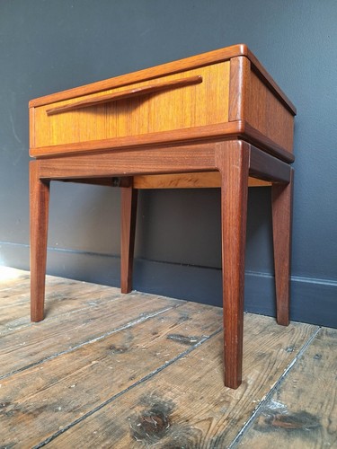 Chevet vintage teck table - vintage, en