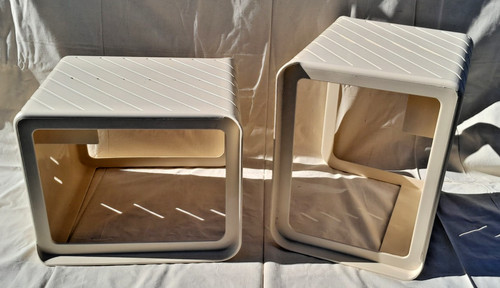 Une paire pose tout table - pose, tout,