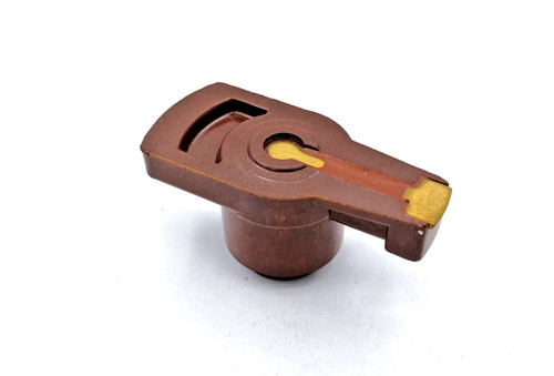 Brosse rotative spinterogène