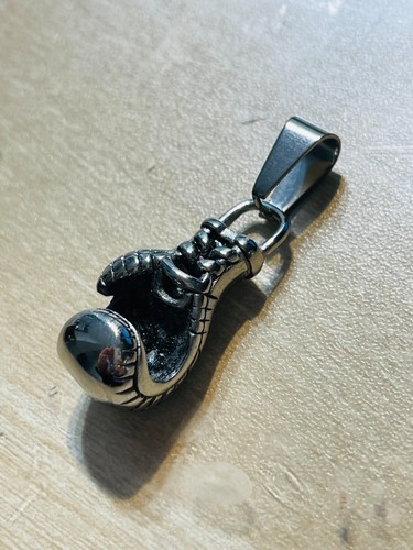 Pendentif gant boxe en - de,
