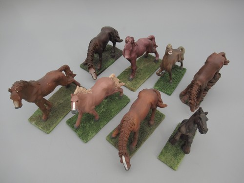 Chevaux résine sur socle - chevaux, en