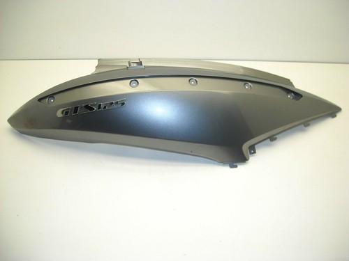 Carenage flanc droit scooter