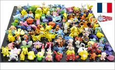 LOT 24 POKEMON FIGURINES avec