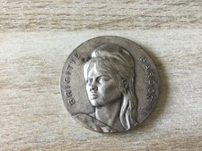MEDAILLE EN ARGENT BRIGITTE