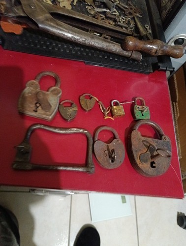 Ancien lot cadenas - de, 8