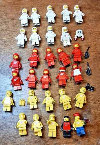 Lot 29 personnages lego - 29,
