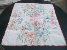 nappe brodée ancienne vintage en lin 