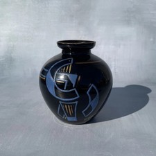 Petit vase verre opaline noire