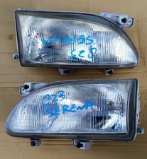 Paire de phares Nissan Serena