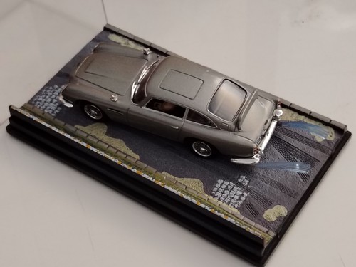 Ixo james bond 007 aston - ,