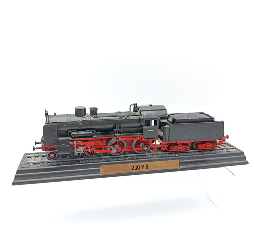 Train miniature locomotive - train, ho