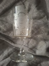 Rare Verre Pied EXPOSITION