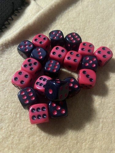 Lot dés à - •, jouer