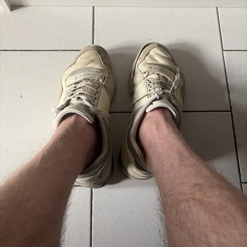 Basket lacoste très - basket, usée