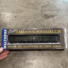 Walthers Santa Fe Pullman Heavyweight Solarium-Obs Observation 932-10452 HO
