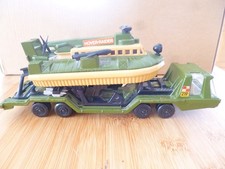 Camion porte aéroglisseur