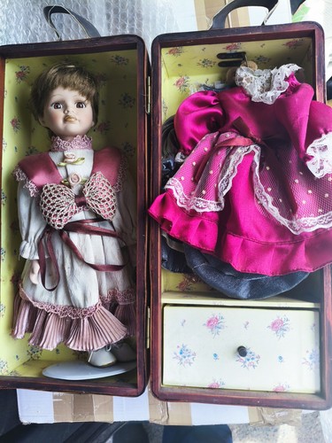 Petite poupée collection - petite,