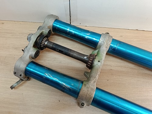Une fourche baton - baton, te