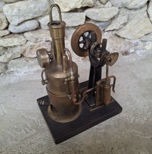 Machine à vapeur verticale