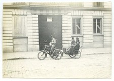 Voiturette tricycle circa