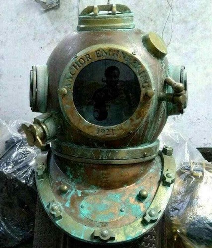 Ancien casque plongée - ancien,