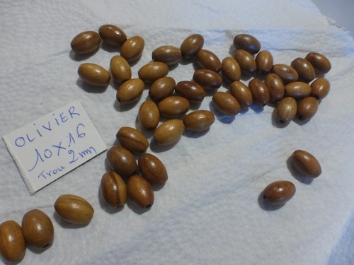 Lot perles en bois - 40,